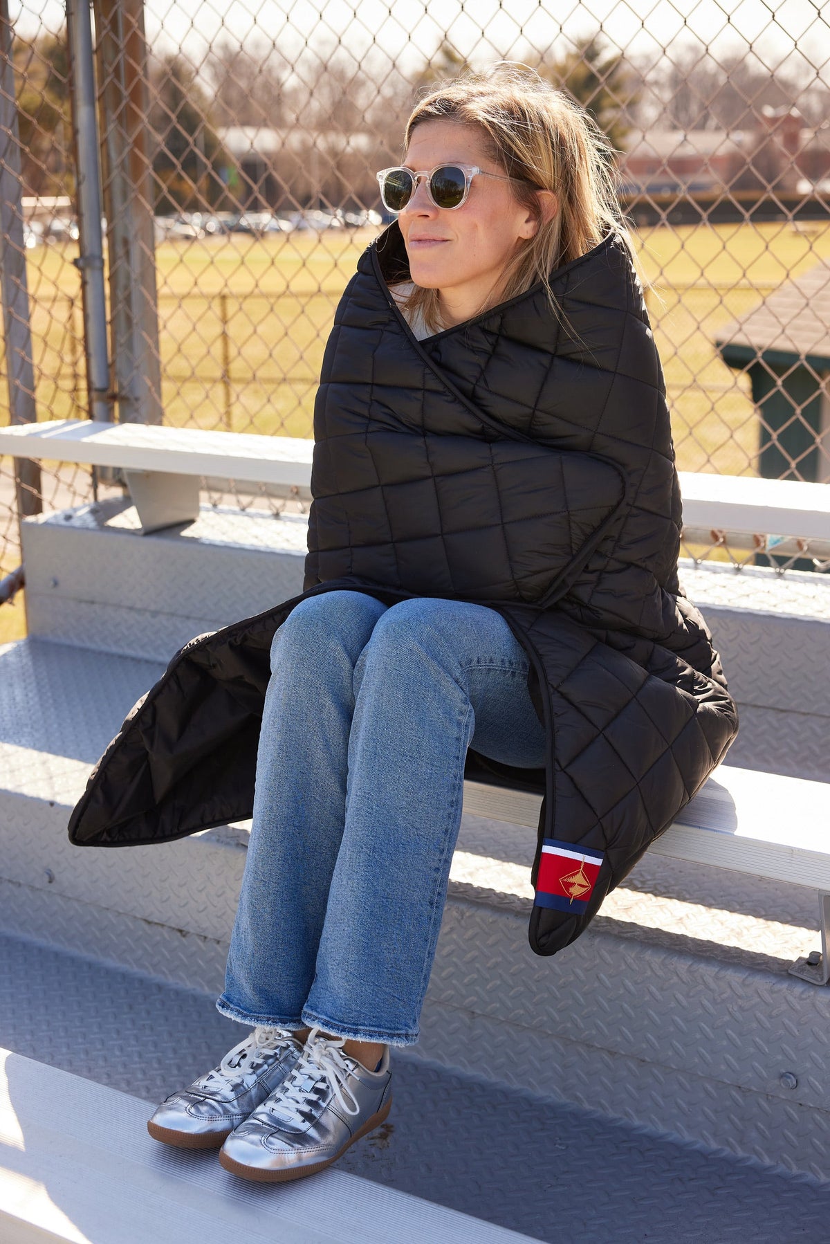 Waterproof Puffer Blanket With Pockets