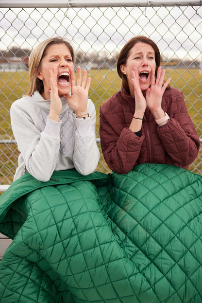 Waterproof Puffer Blanket With Pockets