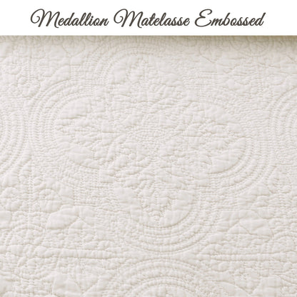 Serenity Ivory Victorian Cotton Quilt Bedding Set