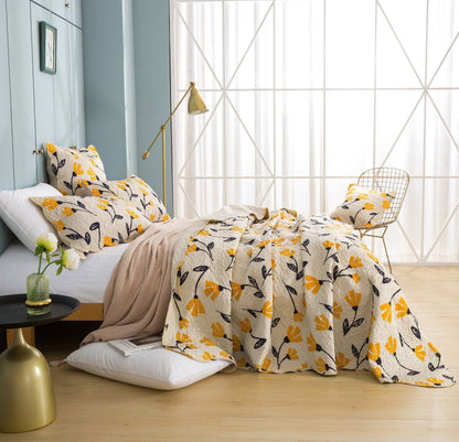 DaDa Yellow Fleur Floral Quilt Set