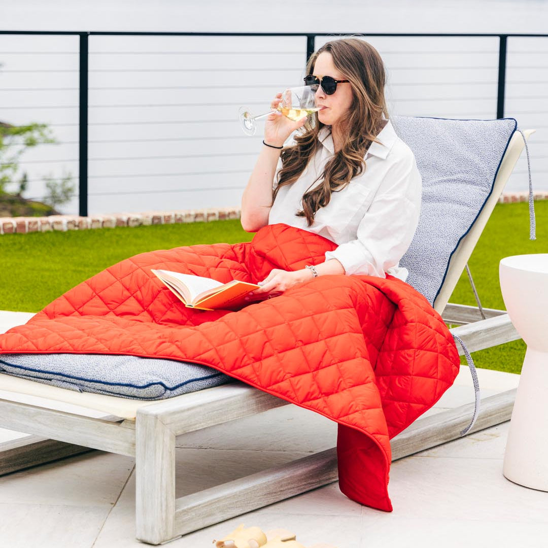 Waterproof Puffer Blanket With Pockets