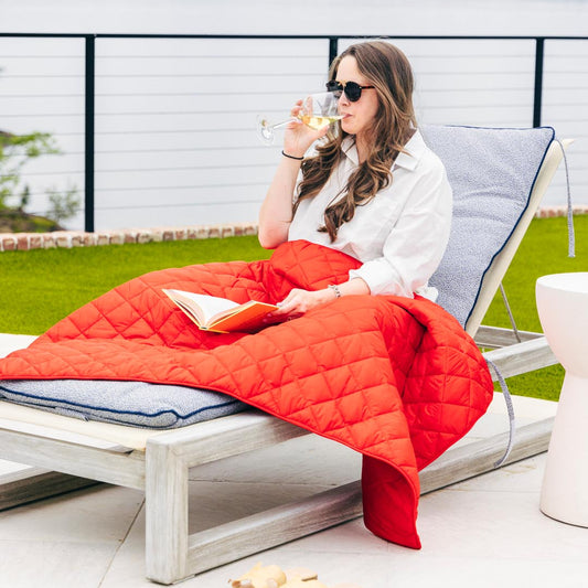 Waterproof Puffer Blanket With Pockets