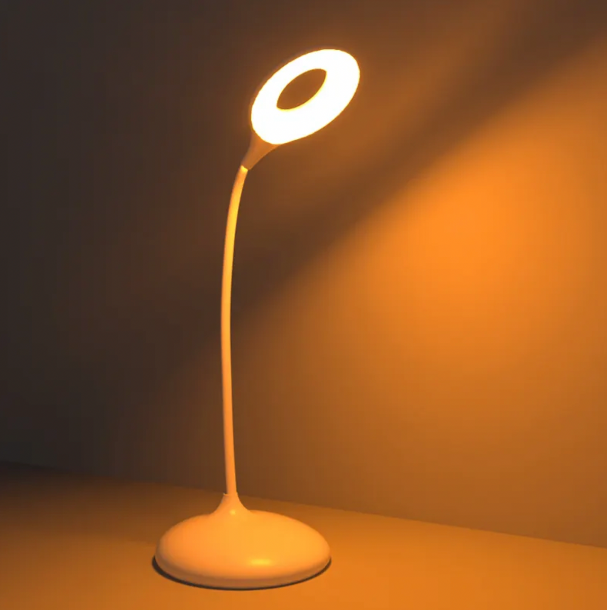 Circadian-Friendly Table Lamp