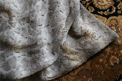 Tache Silver Snow Giraffe Faux Fur Throw Blanket