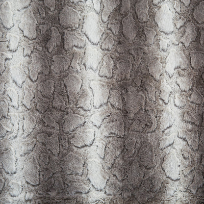 Tache Silver Snow Giraffe Faux Fur Throw Blanket