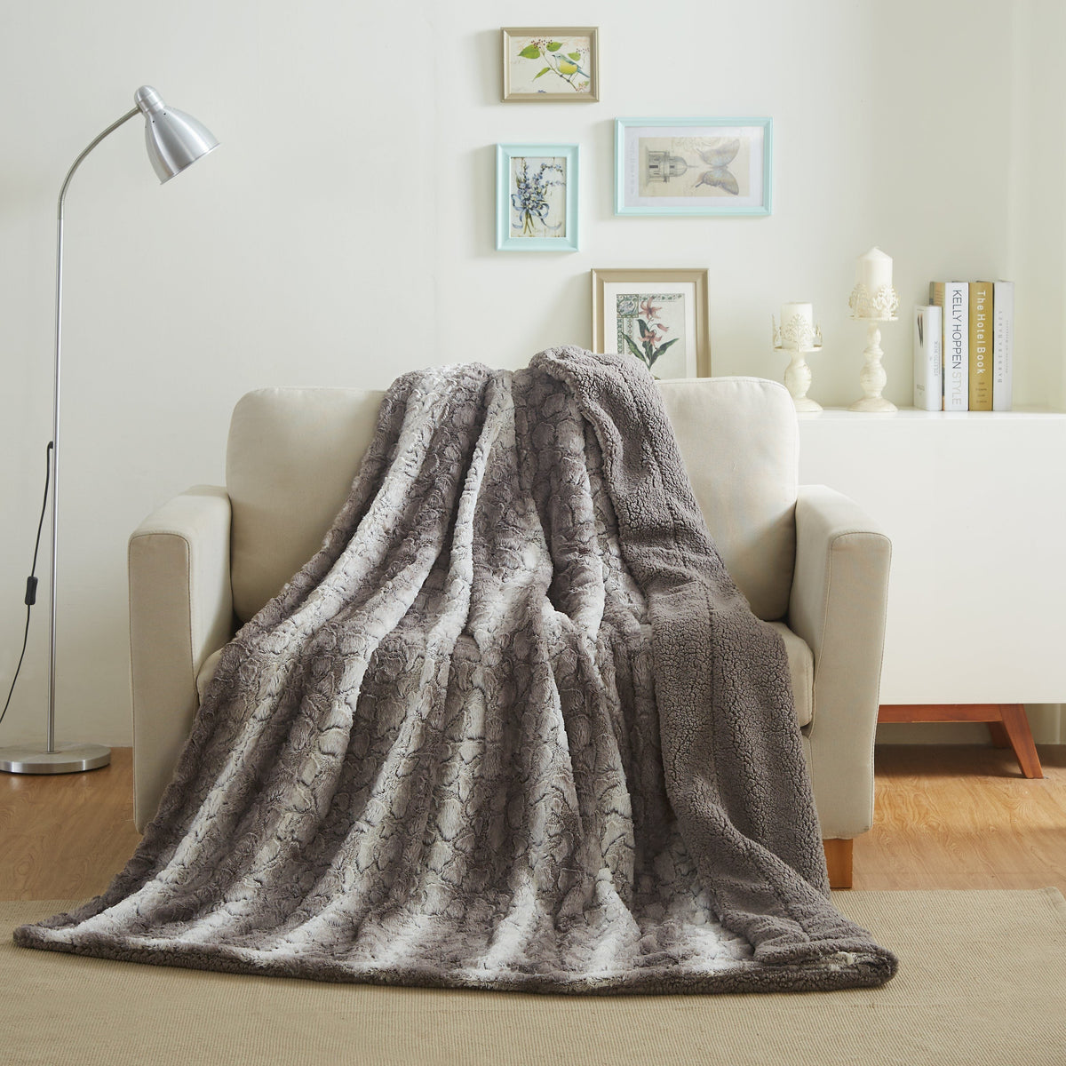 Tache Silver Snow Giraffe Faux Fur Throw Blanket
