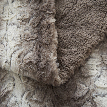 Tache Silver Snow Giraffe Faux Fur Throw Blanket