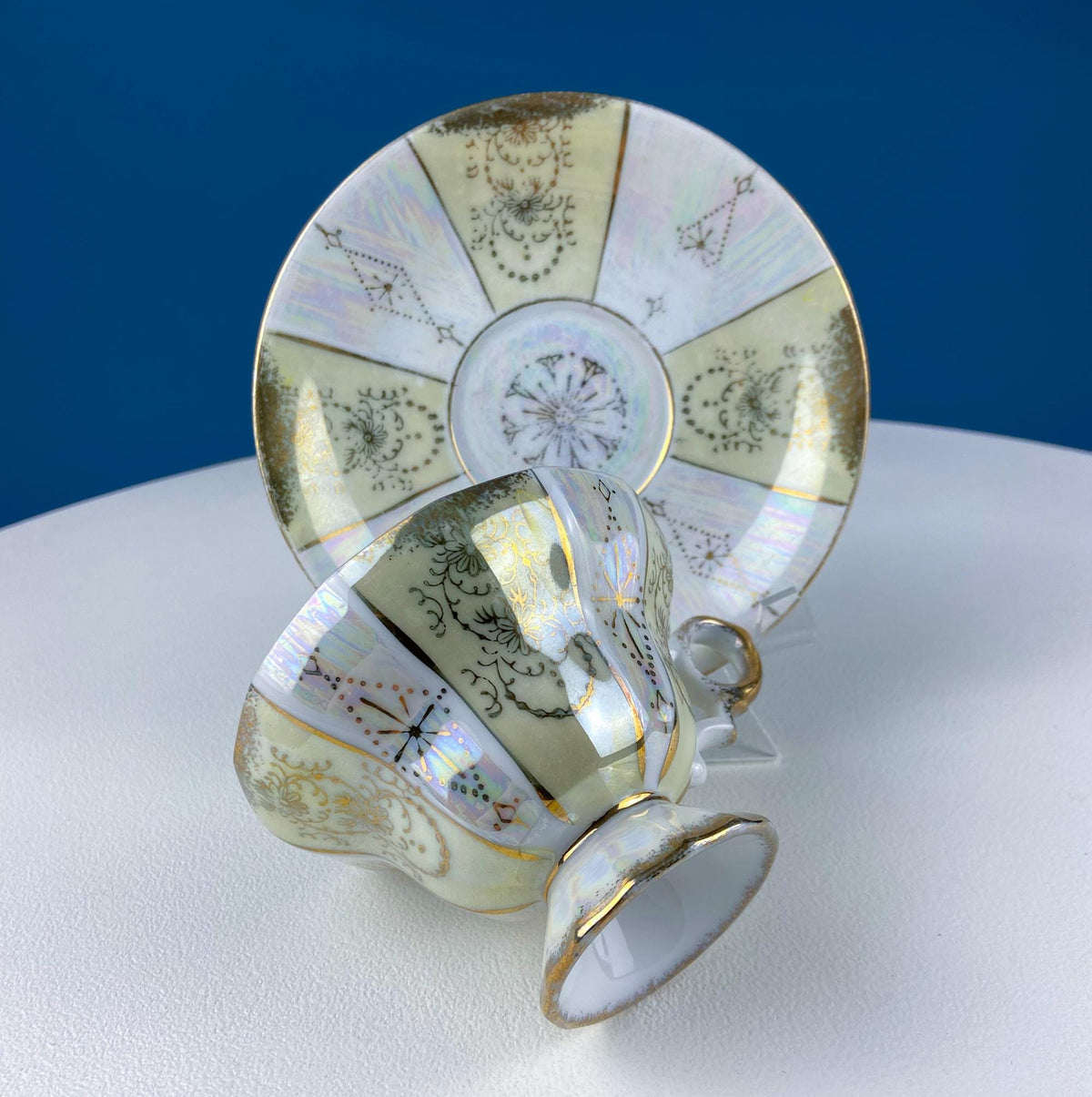 Vintage Pearlescent Tea Cups & Saucers