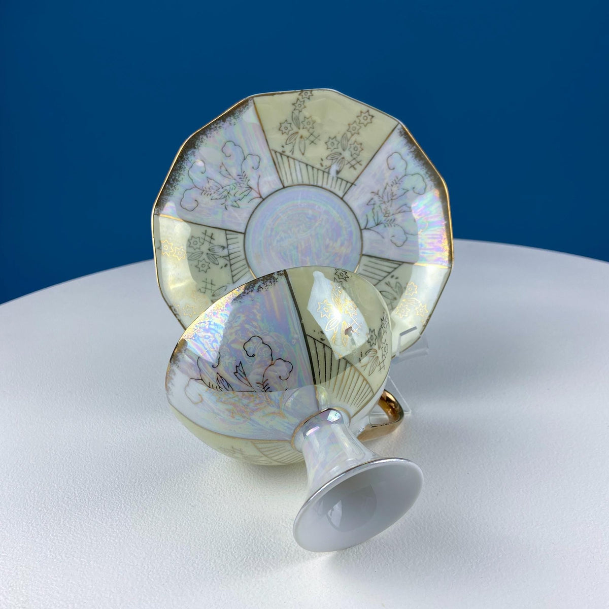 Vintage Pearlescent Tea Cups & Saucers