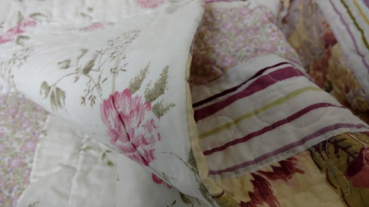 DaDa Bedding Floral Patchwork Quilt Set